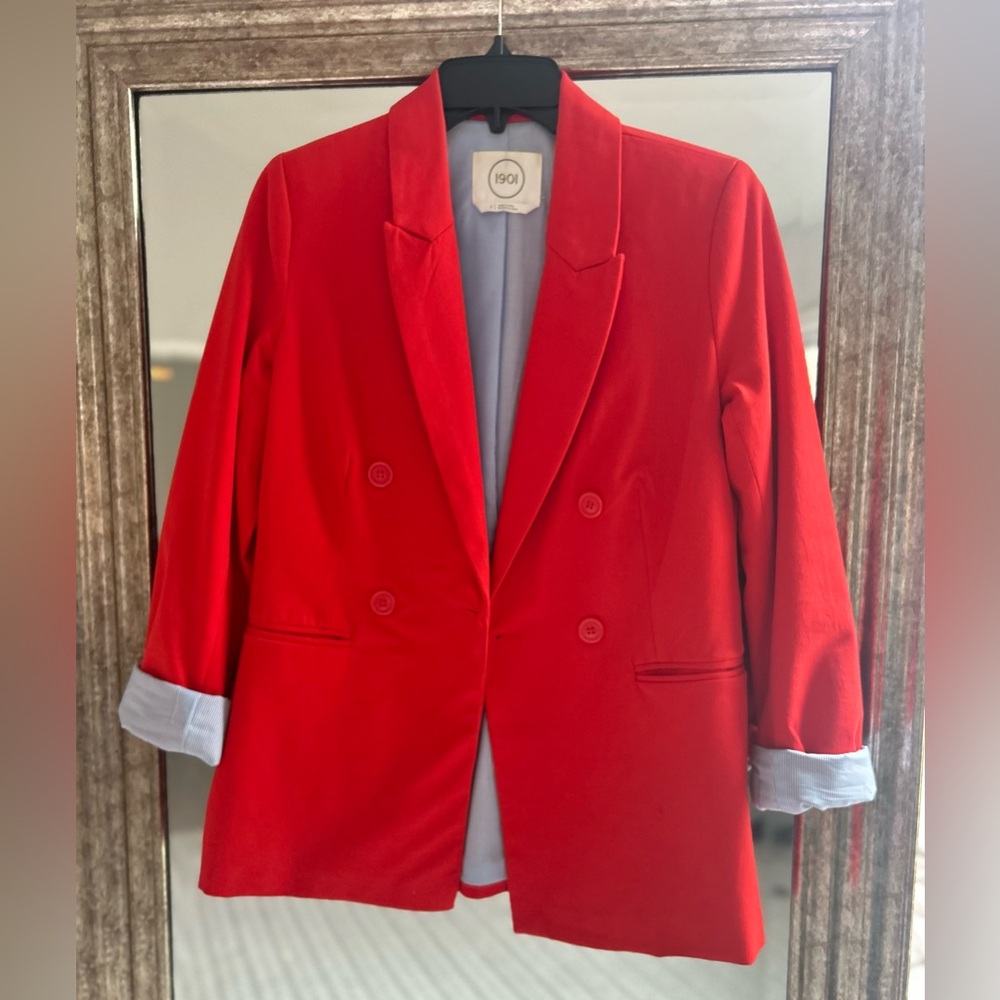 1901 Women's Vibrant Red Double-Breasted Blazer